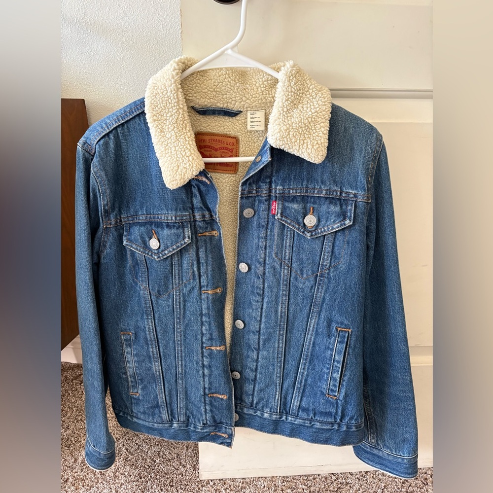 Levi's Blue Denim Jacket with Cream Sherpa Lining